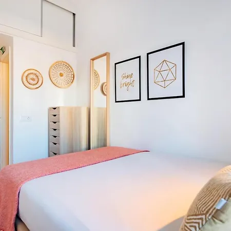 Guest 2 Boutique House *