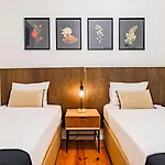 Guest 2 Boutique House Hotel *