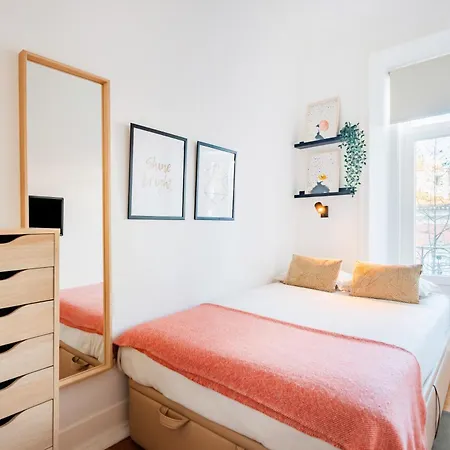 Guest 2 Boutique House Hostel