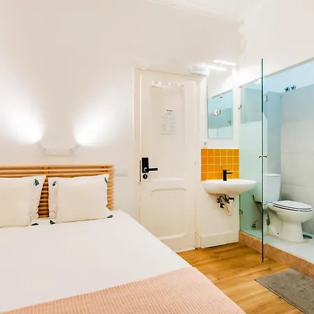 Guest 2 Boutique House Hostel